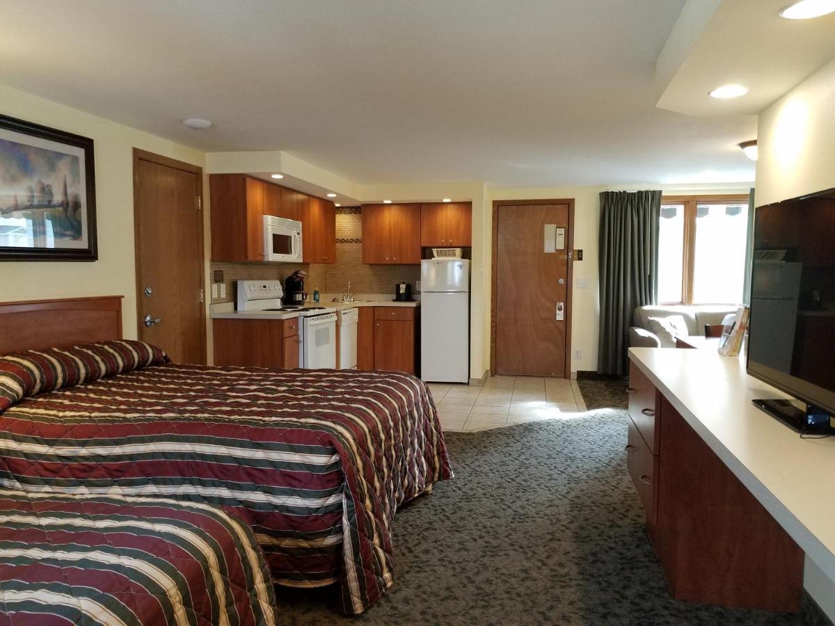 Black Hawk Motel & Suites Wisconsin Dells Bagian luar foto