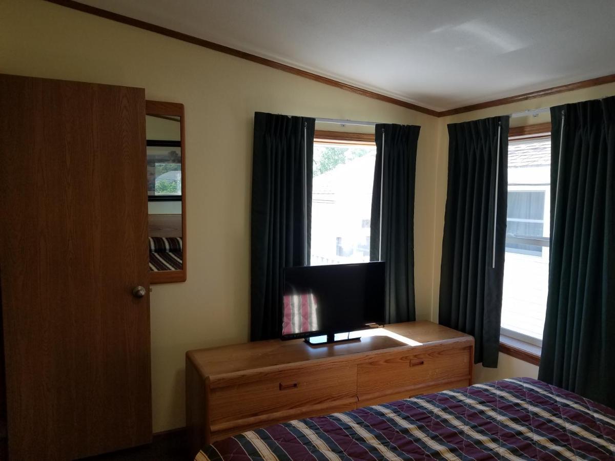 Black Hawk Motel & Suites Wisconsin Dells Bagian luar foto