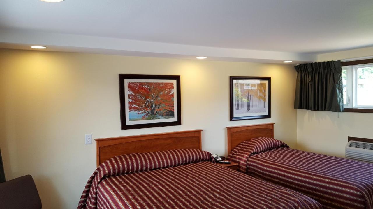 Black Hawk Motel & Suites Wisconsin Dells Bagian luar foto