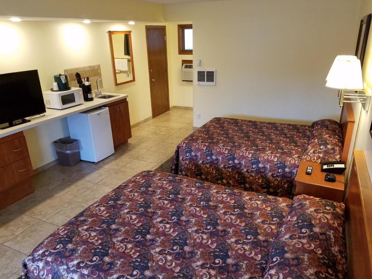 Black Hawk Motel & Suites Wisconsin Dells Bagian luar foto