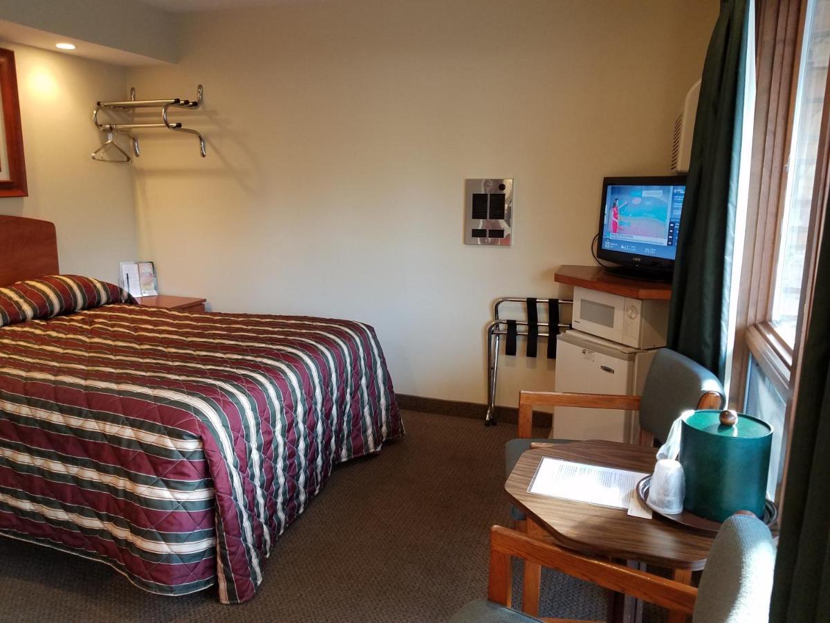 Black Hawk Motel & Suites Wisconsin Dells Bagian luar foto