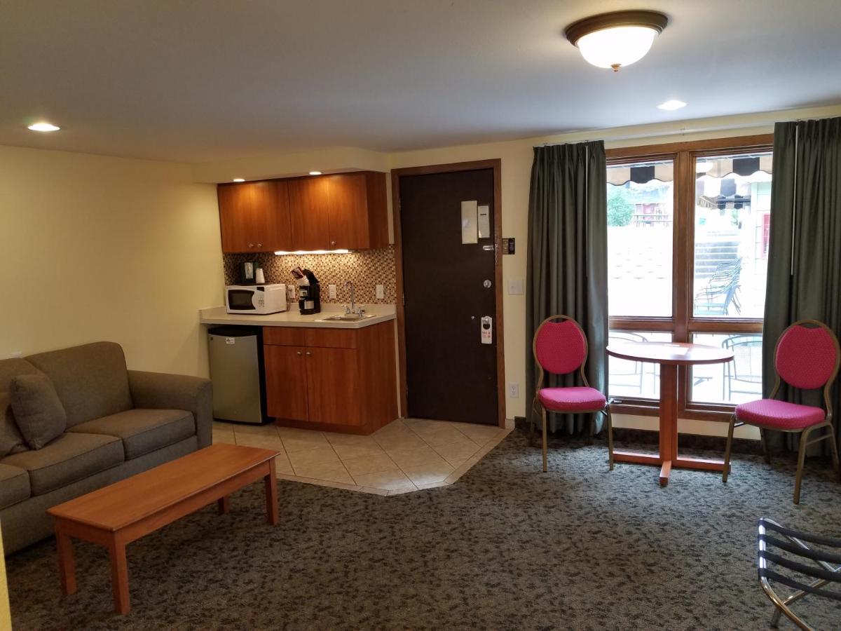 Black Hawk Motel & Suites Wisconsin Dells Bagian luar foto