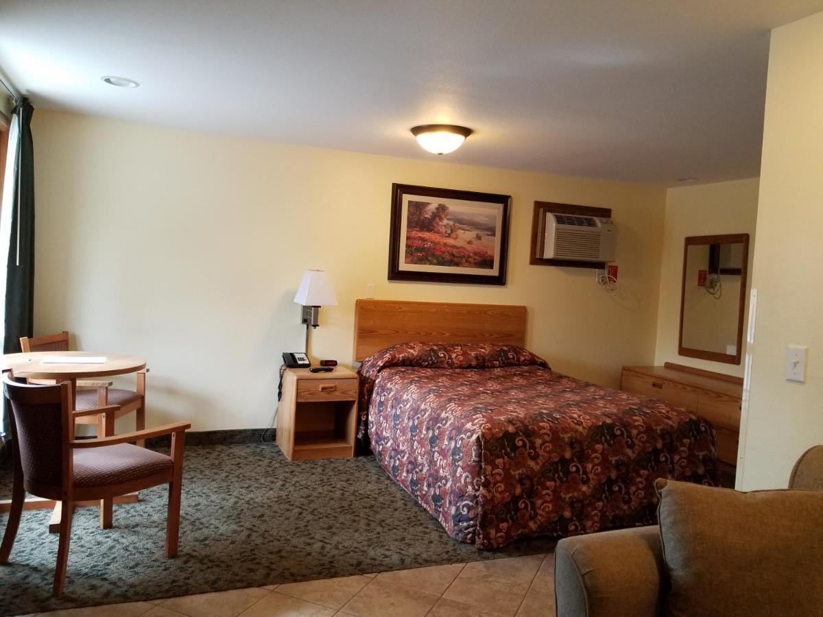 Black Hawk Motel & Suites Wisconsin Dells Bagian luar foto