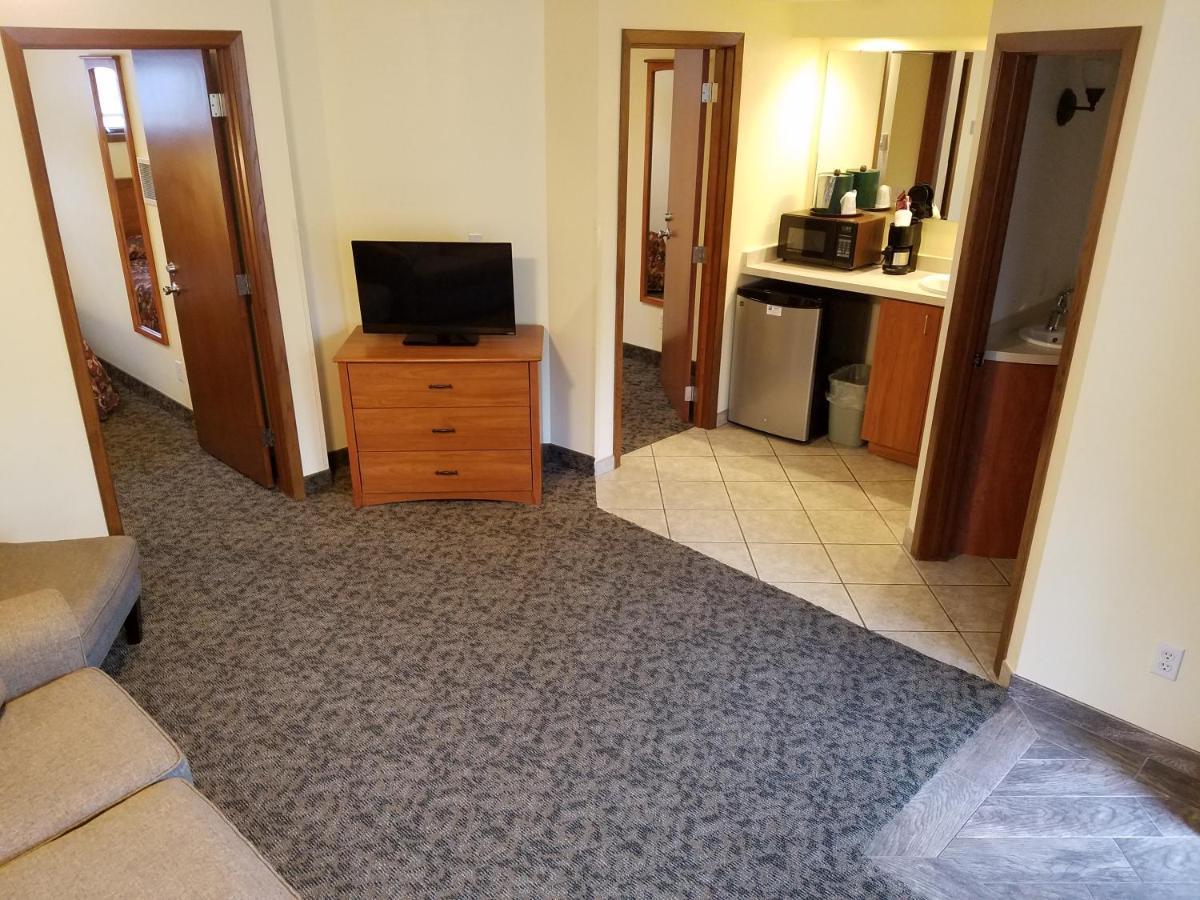 Black Hawk Motel & Suites Wisconsin Dells Bagian luar foto