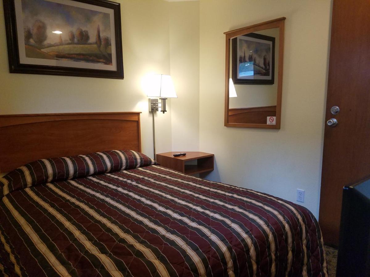 Black Hawk Motel & Suites Wisconsin Dells Bagian luar foto