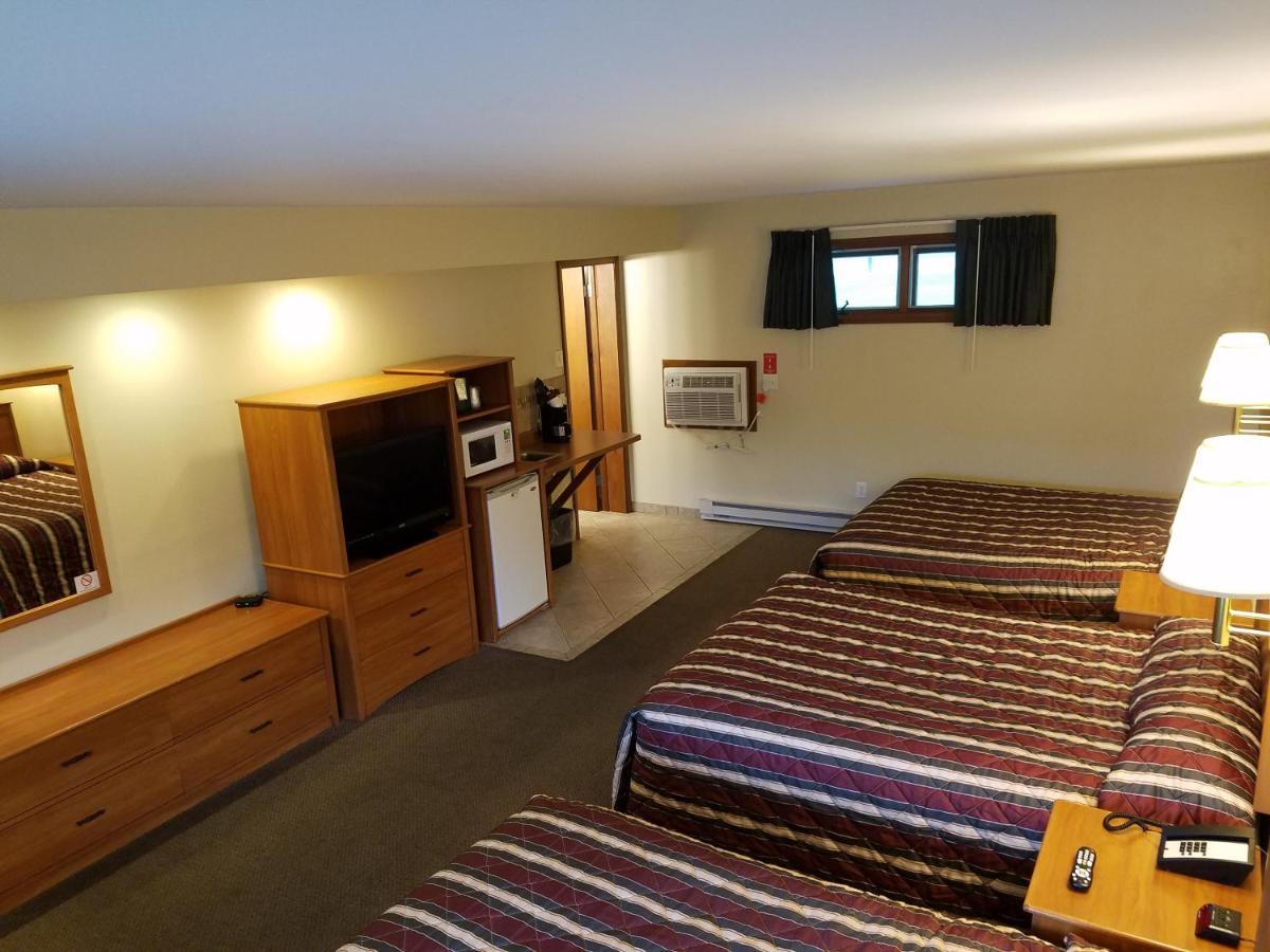 Black Hawk Motel & Suites Wisconsin Dells Bagian luar foto